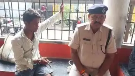 मुशहरी: ब्रह्मपुरा थाना पुलिस ने बाइक चोरी के मामले में एक चोर को गिरफ्तार कर न्यायालय में पेश किया, जेल भेजा