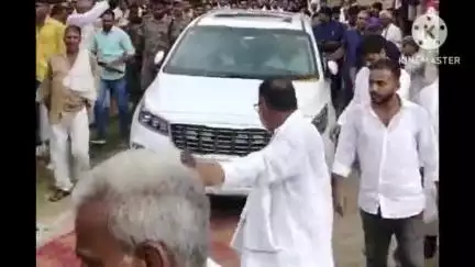 बक्सर: बिहार के सीएम नीतीश कुमार अचेत, बिहार में करवाई और सुनवाई समाप्त: तेजस्वी यादव