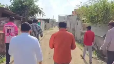 पुसद: तालुक्यात चक्री वादळामुळे नुकसान झालेल्या गावांना राष्ट्रवादी शरद पवार पक्षाचे सरचिटीस शरद मैंद यांची भेट