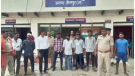 मड़ियाहू: असंवा गांव में बारात के दौरान मारपीट करने वाले 11 लोगों को किया गया गिरफ्तार