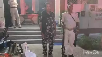 नरहट: कानूनगो बीघा से पुलिस ने 45 लीटर देसी शराब के साथ एक बाइक किया बरामद, FIR दर्ज