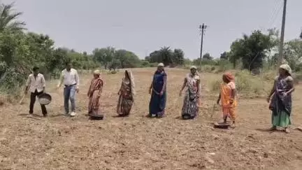 चांद: जल गंगा संवर्धन अभियान के तहत खमरा में किया गया श्रमदान