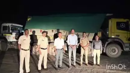 कुरूद: कुरूद बाईपास पर अवैध रेत परिवहन पर जिला प्रशासन और पुलिस ने की संयुक्त कार्रवाई, आठ हाइवा किए जब्त