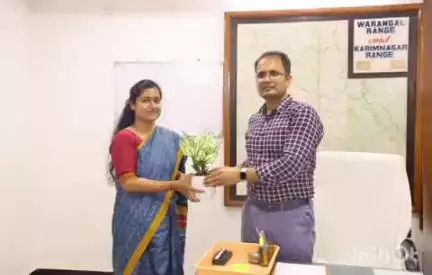 వరంగల్ పోలీస్ కమిషనర్‌ను మర్యాదపూర్వకంగా కలిసిన బల్దియా కమిషనర్ చాహత్ బాజ్ పాయి