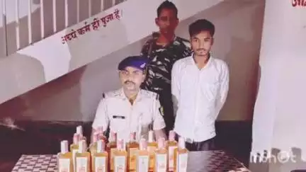 मोहनपुर: पटलुका से एक युवक अवैध अंग्रेजी शराब के साथ गिरफ्तार