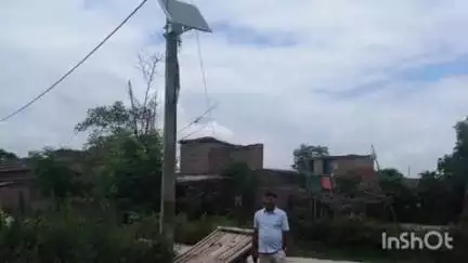 नावकोठी: पहसारा पूर्वी पंचायत में स्ट्रीट लाइट की बीडीओ ने की जांच, खराब लाइट का प्रतिवेदन उच्च अधिकारी को भेजा