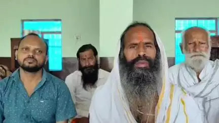 भिंड: ग्वालियर-भिंड-इटावा मार्ग को सिक्स लेन बनाने को लेकर संत समाज ने तेजपुरा धाम में दी जानकारी