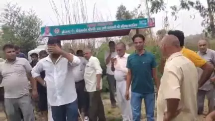 इंद्री: सांतड़ी में बिजली की समस्या को दूर करने के लिए विभाग द्वारा ट्रांसफॉर्मर लगाने के लिए ग्रामीण हुए आमने सामने #jansamasya