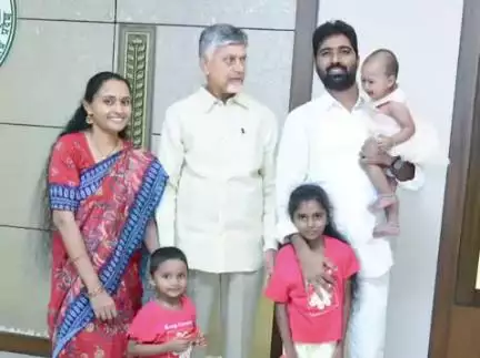 అమరావతిలో సీఎం చంద్రబాబును కలిసిన ఆంధ్రప్రదేశ్ ఖాదీ, గ్రామీణ పరిశ్రమల ఛైర్మన్ కేకే చౌదరి
