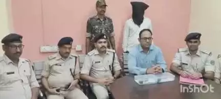 गढ़वा: गढ़वा सदर थाने की पुलिस ने दो देसी कट्टों के साथ एक व्यक्ति को किया गिरफ्तार