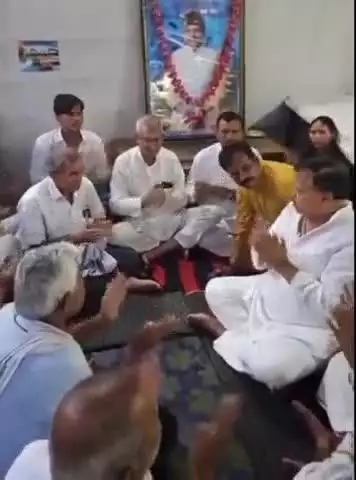 तानसेन: ऊर्जा मंत्री ने हजीरा स्थित अपने निवास पर किया सीताराम-सीताराम का भजन