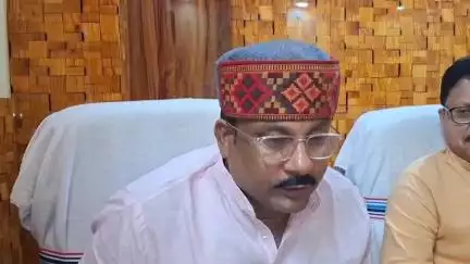 সিউড়ি ১: রেলের ওভারব্রিজ তৈরির দায়িত্বে থাকা আধিকারিকদের তৃণমূলের বিক্ষোভ দেখানো প্রসঙ্গে মন্তব্য করলেন BJP জেল সভাপতি