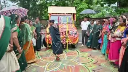ପାଟଣା: ବିକାଶ ବାହନ ଯାତ୍ରା ପାଟଣା ବ୍ଲକର ବୁଢୀକାପୁଡି ଗ୍ରାମ ପଞ୍ଚାୟତ ରେ ସଫଳତାର ସହ ଅନୁଷ୍ଠିତ
