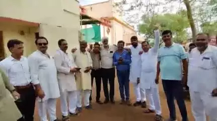 शिवपुरी नगर: शिवपुरी नपा अध्यक्ष पर पार्षदों और उपाध्यक्ष पति ने चुनिंदा ठेकेदारों को फायदा पहुंचाने का आरोप लगाया