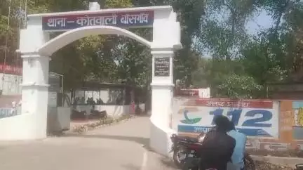 बांसगांव: बांसगांव-माल्हनपार मार्ग पर बसौली मोड़ पर हुए सड़क हादसे में भाजपा बूथ प्रमुख की हुई मौत, बांसगांव में टेम्पो हुआ बरामद