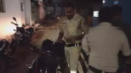 घुघरी: मंडला: महिला कर्मचारी से मारपीट और छेड़छाड़ के आरोप में कोतवाली पुलिस ने एक युवक को गिरफ्तार किया