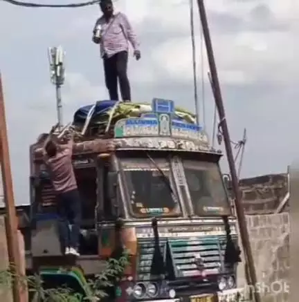 లారీ ఓనర్స్ అసోసియేషన్ కార్యాలయం వద్ద పురుగుల మందు తాగిన రాజు అనే లారీ ఓనర్