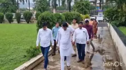 खालापूर: निष्ठेने काम करणाऱ्यालाच संधी, समाजकारण करा तरच राजकारणात टिकाल,
आमदार महेंद्र थोरवे यांचे प्रतिपादान