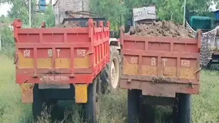 पातुर: पातूर तालुक्यातील शेकापूर तलावातून माती-गाळाची परवानगीशिवाय सुरू असलेली अवैध वाहतूक  वर महसूल प्रशासनाची कारवाई
