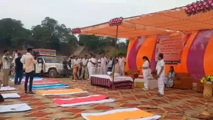 माधौगढ़: पचनदा धाम पर 11वें अंतरराष्ट्रीय योग दिवस को लेकर हुआ कार्यक्रम, कई अधिकारी और सैकड़ों लोग रहे मौजूद