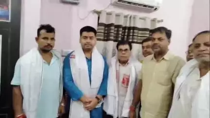 बख्तियारपुर: बख्तियारपुर पहुंचे टीम अभिमन्यु के संरक्षक अभिमन्यु यादव, जदयू नेता राजकुमार राजू ने किया जोरदार स्वागत