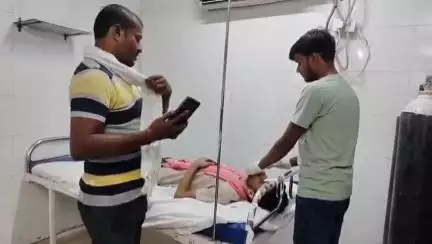 महोबा: बड़ीहाट मुहाल के एक युवक ने अज्ञात कारणों से किया जहरीले पदार्थ का सेवन, जिला अस्पताल में उपचार जारी