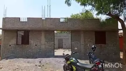 हरदी बाजार अधिवक्ता संघ का सामुदायिक भवन 2 वर्ष बीत जाने के बाद भी नहीं बन पाया