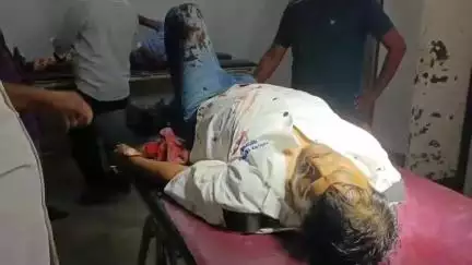 NH-30 ग्राम नादन के पास तेज रफ्तार बस का कांच फूटा, चालक, कंडक्टर व हेल्पर घायल, सीएचसी अमरपाटन में भर्ती