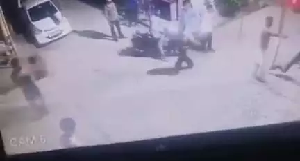 रुद्रपुर: रुद्रपुर के खेड़ा में दो युवकों के मामूली विवाद के बाद हुई फायरिंग की घटना सीसीटीवी में कैद, सोशल मीडिया पर वायरल