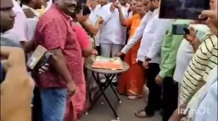 భూపాలపల్లి: జిల్లా కేంద్రంలో ఘనంగా కాంగ్రెస్ పార్టీ మాజీ జాతీయ అధ్యక్షుడు రాహుల్ గాంధీ జన్మదిన వేడుకలు : ఎమ్మెల్యే గండ్ర