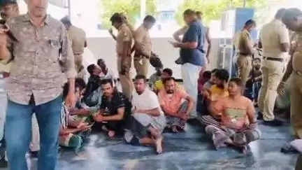 திருப்பூர் தெற்கு: டி கே டி  மில் அருகே உரிய ஆவணங்கள் இல்லாமல் பணிய நிறுவனத்தில் பணியாற்றி வந்த வங்கதேசத்தினர் 26 பேர் கைது