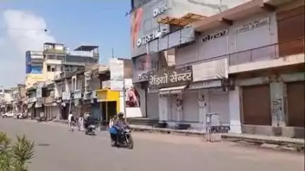 सीकर: सीकर संभाग और नीमकाथाना जिला बहाल करने की मांग को लेकर आज सीकर बंद का रहा खासा असर