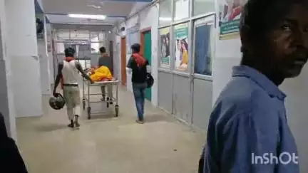 जमुई: जमुई-मलयपुर मुख्य मार्ग पर तेज रफ्तार अज्ञात बोलोरो सवार ने ई-रिक्शा को मारी टक्कर, दो घायल