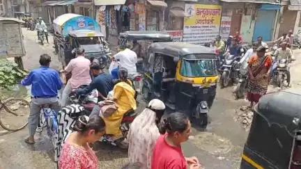 बुरहानपुर नगर: बुरहानपुर बुधवारा क्षेत्र वासियों ने रोड और नाली के गंदे पानी की समस्या को लेकर जताया विरोध  #Jansamasya