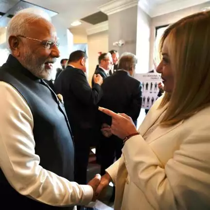 यू आर द बेस्ट, मैं आपकी तरह बनने की कोशिश कर रही हूं: G7 समिट में पीएम मोदी से मेलोनी