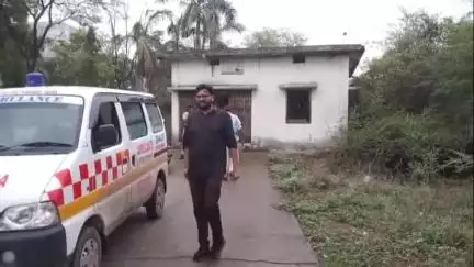 चांपा: चांपा रेलवे स्टेशन में ज्ञानेश्वरी ट्रेन ने पटरी से पार हो रहे व्यक्ति को मारी टक्कर, आज शव का किया गया पोस्टमार्टम