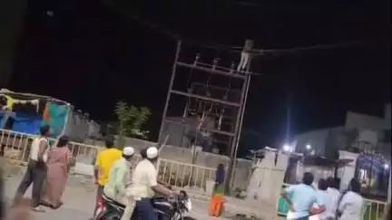 అనుముల: హాలియా పట్టణంలోని సాగర్ రోడ్డులో విద్యుత్ ట్రాన్స్ఫార్మర్ ఎక్కి మందుబాబు హల్చల్, విద్యుత్ షాక్ తో కాలిపోయిన కాలు
