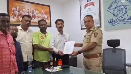 महावितरणाच्या दोशींवरती कारवाई करा भाकपाची मागणी दोन दिवसापूर्वी 7 वर्षाची चिमुकलीला लागला होता करंट