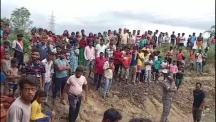 गिरिडीह: चुंजका पंचायत के तालाब से मिला अज्ञात युवक का शव, इलाके में फैली सनसनी