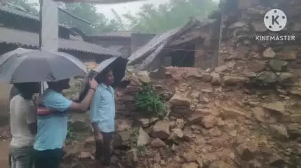 জয়পুর: দূরমা গ্রামে নিম্নচাপের বৃষ্টিতে ভেঙেছে মাটির ঘর পরিদর্শনের জেলা  পরিষদের সদস্য  #jansamasya