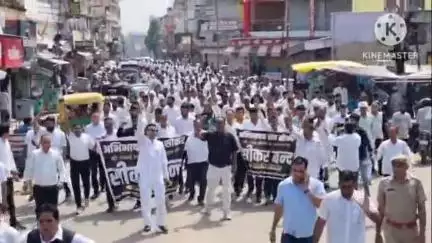 सीकर: अभिभाषक संघर्ष समिति ने निकाली आक्रोश रैली