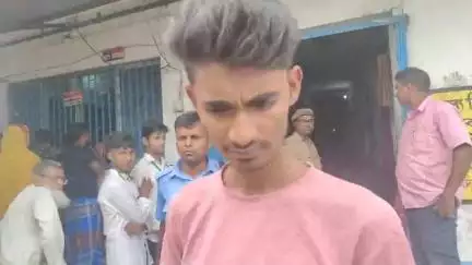 পাথরপ্রতিমা: নাবালিকা স্কুলছাত্রীকে অপহরণের অভিযোগে বাঁকুড়ার মেজিয়া থানার সড়কডিহি এলাকা থেকে এক অভিযুক্তকে গ্রেফতার করেছে পুলিশ