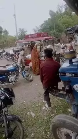 ग्रामवासियों का हे ये प्रेम बहुत ही मजेदार सभी एक दूसरे से मिले जुले रहते ग्राम सियारी के हे प्रेमी लोग।
