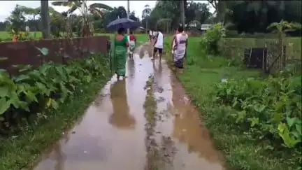 নাজিৰা: এজাক বৰষুণতেই পানীত ডুব যায় গেলেকী বামুণ গাঁ‌ও, যন্ত্ৰণাদায়ক জীৱন অতিবাহিত ৰাইজৰ #jansamasya