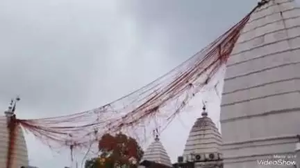देवघर: पंडा धर्मरक्ष्णी सभा के महामंत्री कार्तिक नाथ ठाकुर ने बाबा मंदिर व्यवस्था को लेकर दिया धरना