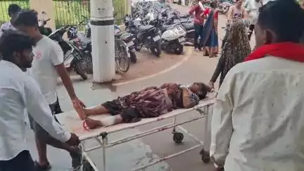 छतरपुर नगर: ग्राम सोरा में जमीनी विवाद के चलते गोलीबारी, घायल ज़िला अस्पताल में भर्ती
