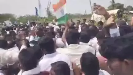 కళ్యాణదుర్గం: తీవ్ర ఉద్రిక్తతలు, పోలీసుల ఆంక్షల మధ్య గూబనపల్లిలో ప్రారంభమైన మాజీ ఎంపీ తలారి రంగయ్య పాదయాత్ర