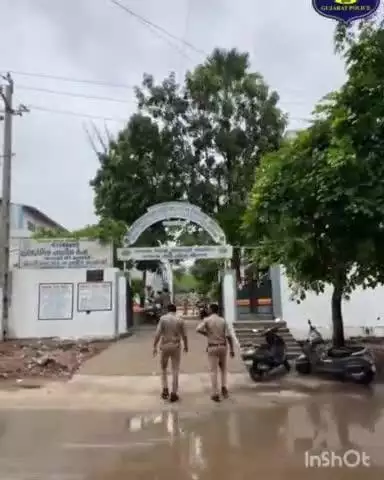 મોડાસા: બહેરા મૂંગા સ્કૂલ ખાતે અમદાવાદની ઘટનાને લઈને શ્રદ્ધાંજલિ કાર્યક્રમ યોજાયો