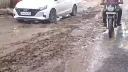 शिरोळ: जयसिंगपूर शहरातील रस्ते आणि लाईट समस्या तातडीने सोडवणार : उपमुख्याधिकारी प्रमिला माने यांचे आश्वासन #Jansamasya