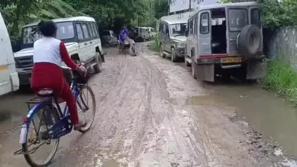 সোনারপুর: সোনারপুরে নারায়ণা স্কুলের সামনে অভিভাবকদের বিক্ষোভ #jansamasya